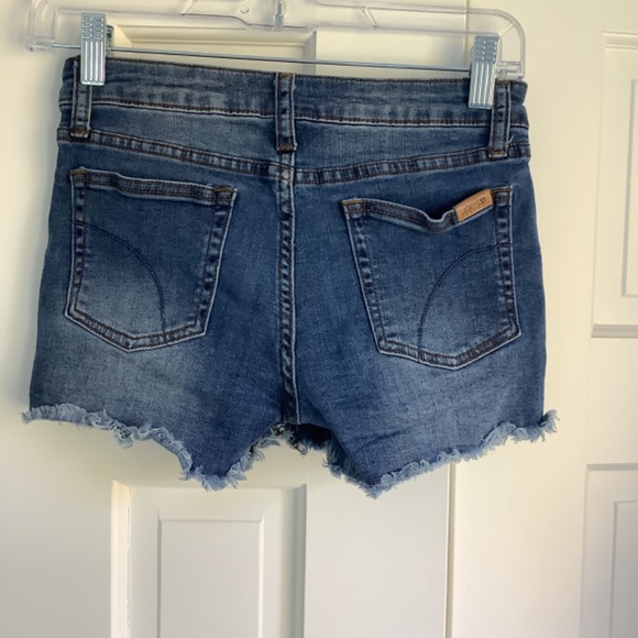 EUC Joe’s Jeans frayed hem jean shorts - Picture 2 of 3